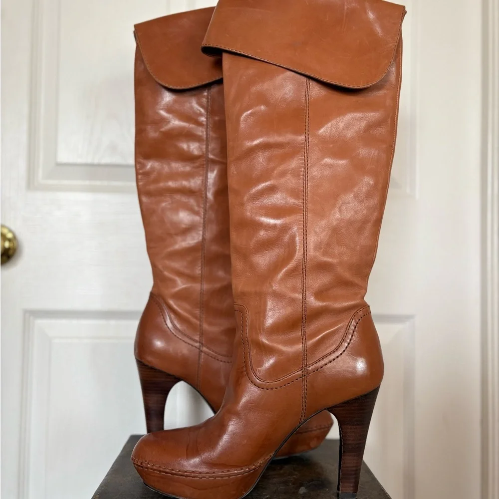 Frye Women’s Leather Anna Cuff Pull On Boots - Picture 11 of 11